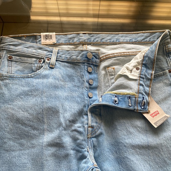 **LEVI’S** Levis 501 Jeans Mens 36x29 Light Wash Straight Leg Button Fly Stretch - Picture 5 of 15